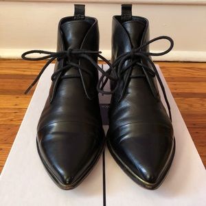 Dolce Vita “Gala” Ankle Boot - Black - size 7